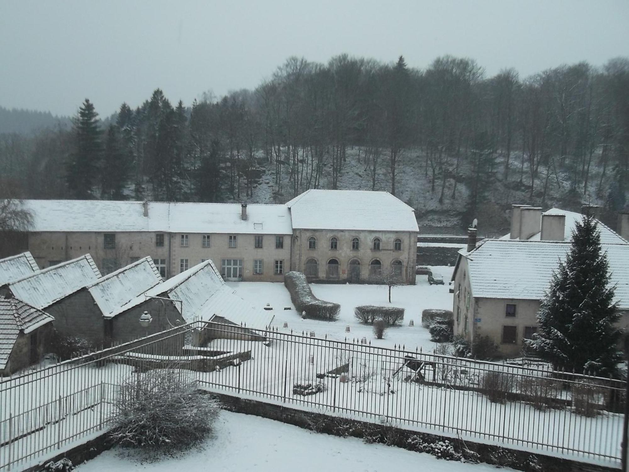 Вілла La Manufacture Royale De Bains Екстер'єр фото